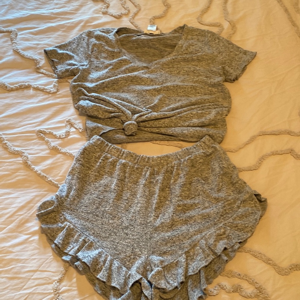Victoria’s Secret & more PJs Small
